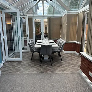 Holiday home Huge 9 Bed Sleeps 17, Near Nec, Centre, Hs2, Birmingham